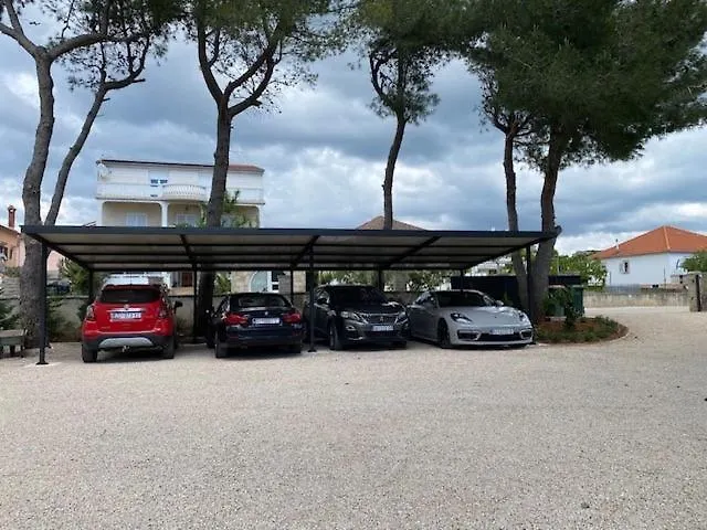 Villa Jalan Vrsi 0*,